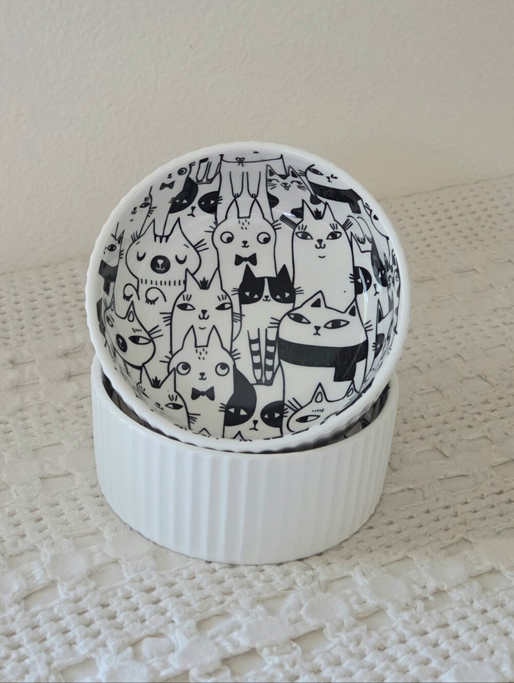 Signature Housewares Cute Cats Black White Ribbed Ceramic Pet Bowl Dish Set